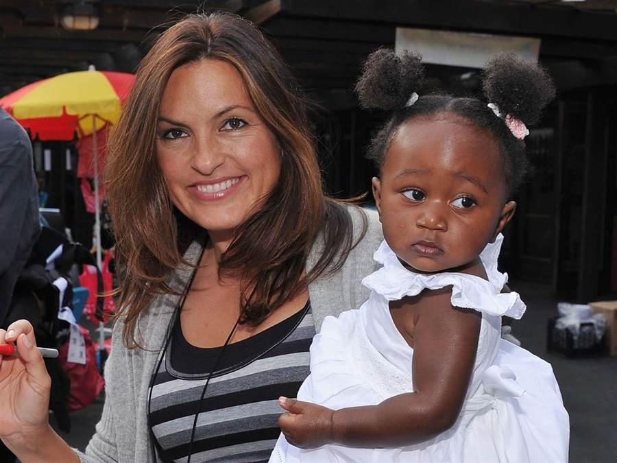 Mariska Hargitay Naming Our Baby Was a Family Decision News(02)